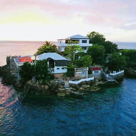Utopia Island Resort Batangas Buitenkant foto