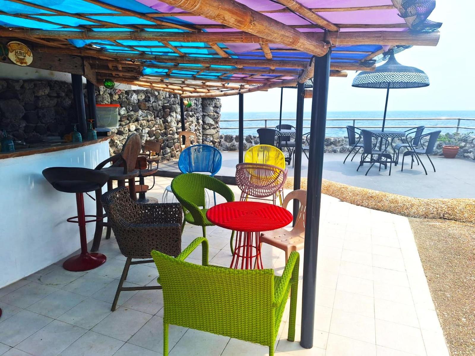 Utopia Island Resort Batangas Buitenkant foto